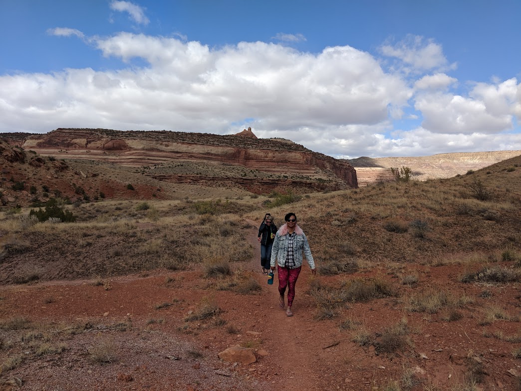 A picture of Amanda, Mer and Amanda Clark on the Mee Canyon hike